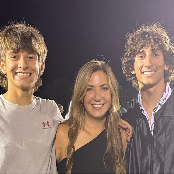 Meet the Posher Other - Meet your Posher, Laura